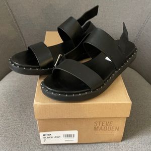 Very gently worn Steve Madden Sandals